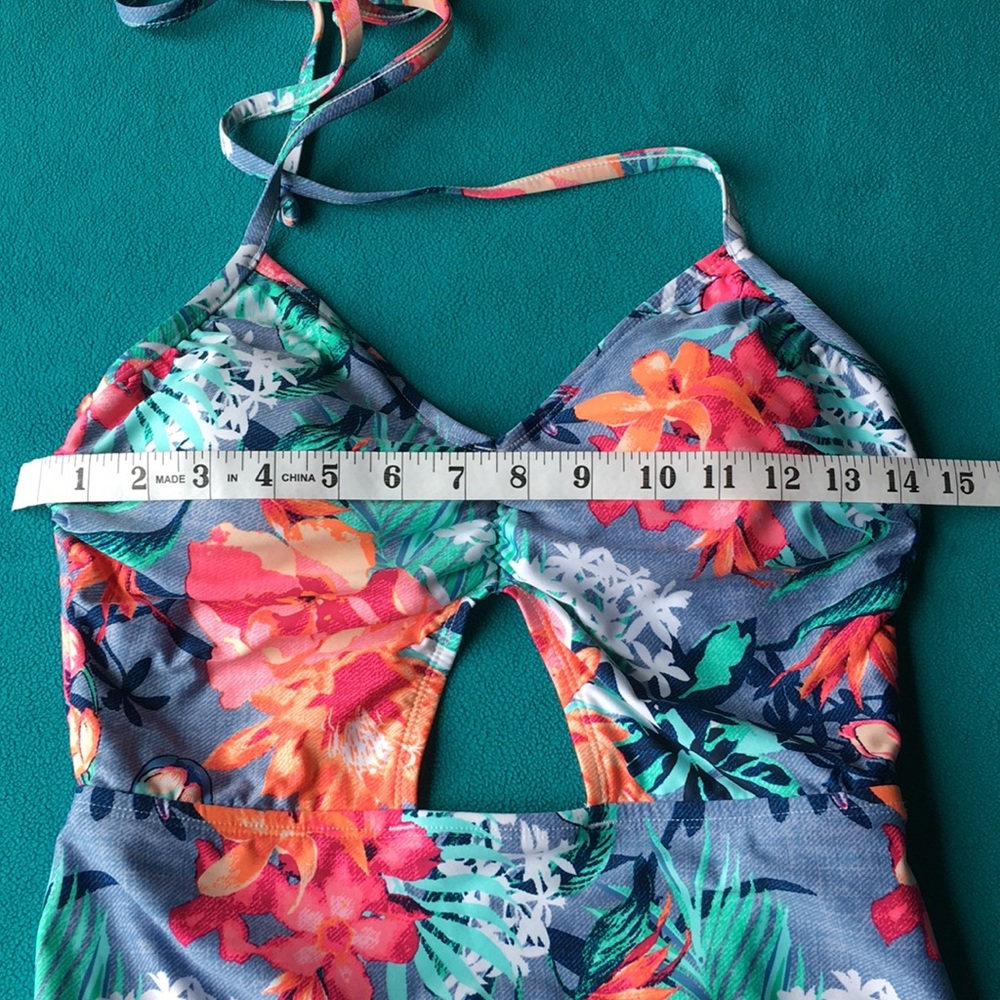 CleanWater One-Piece - Picture 4 of 8